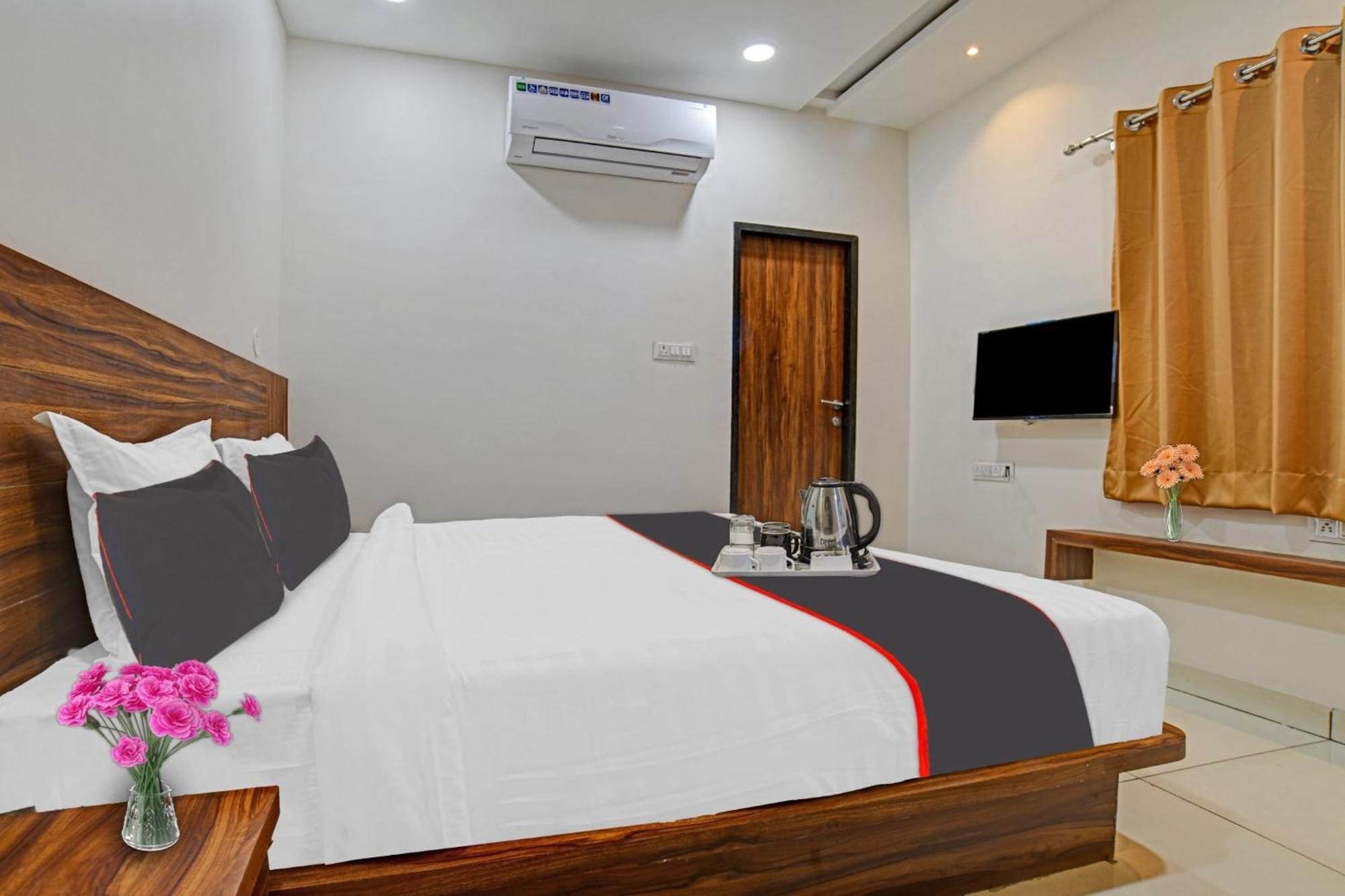 Hotel O Blue Sky Indore Luaran gambar