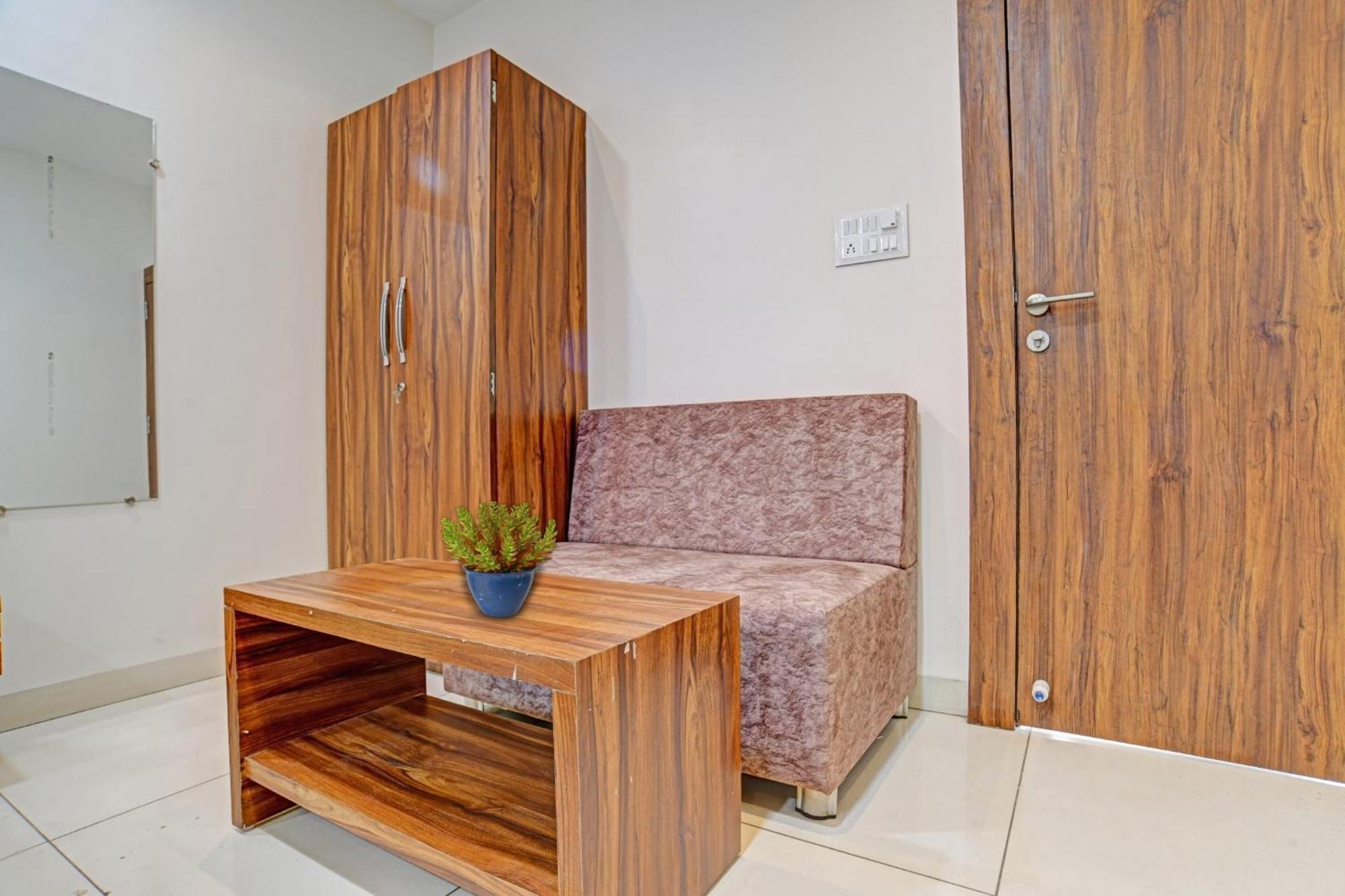 Hotel O Blue Sky Indore Luaran gambar