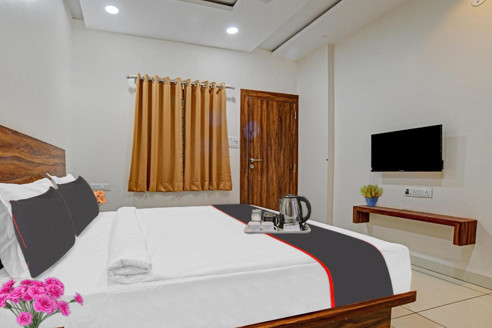 Hotel O Blue Sky Indore Luaran gambar
