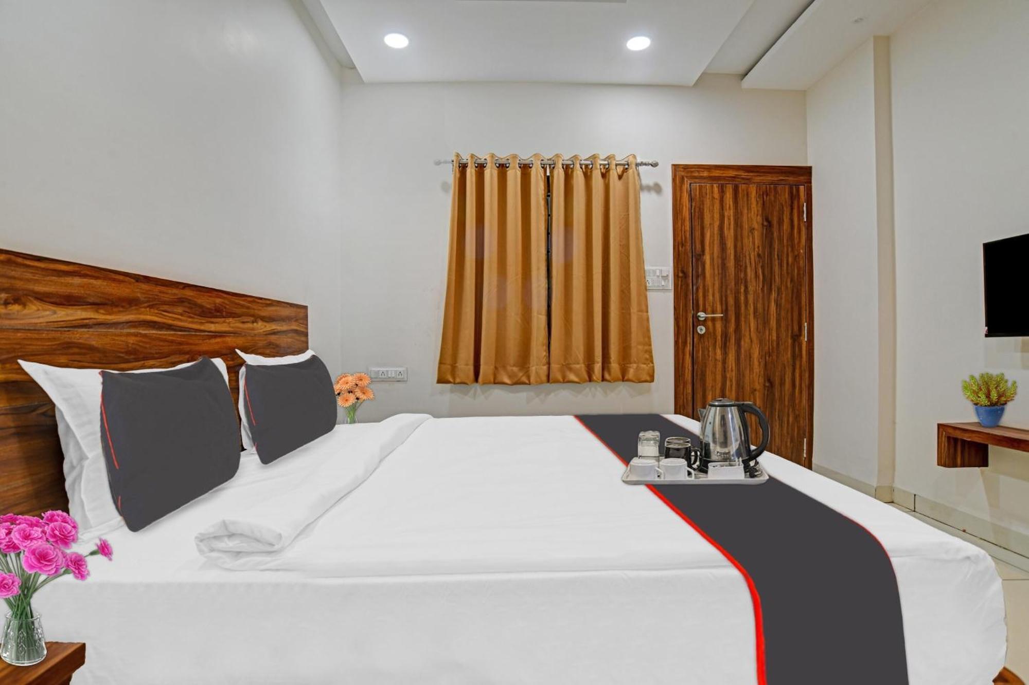 Hotel O Blue Sky Indore Luaran gambar