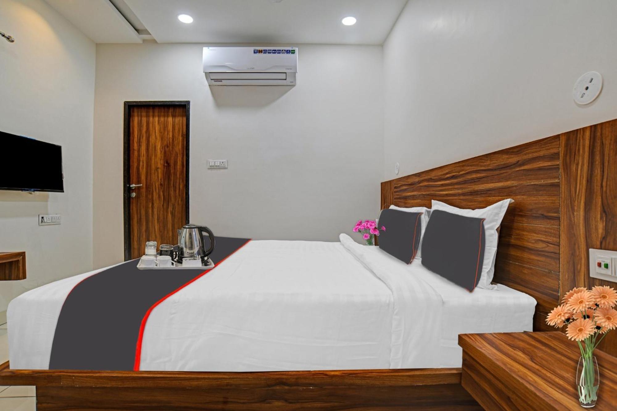 Hotel O Blue Sky Indore Luaran gambar