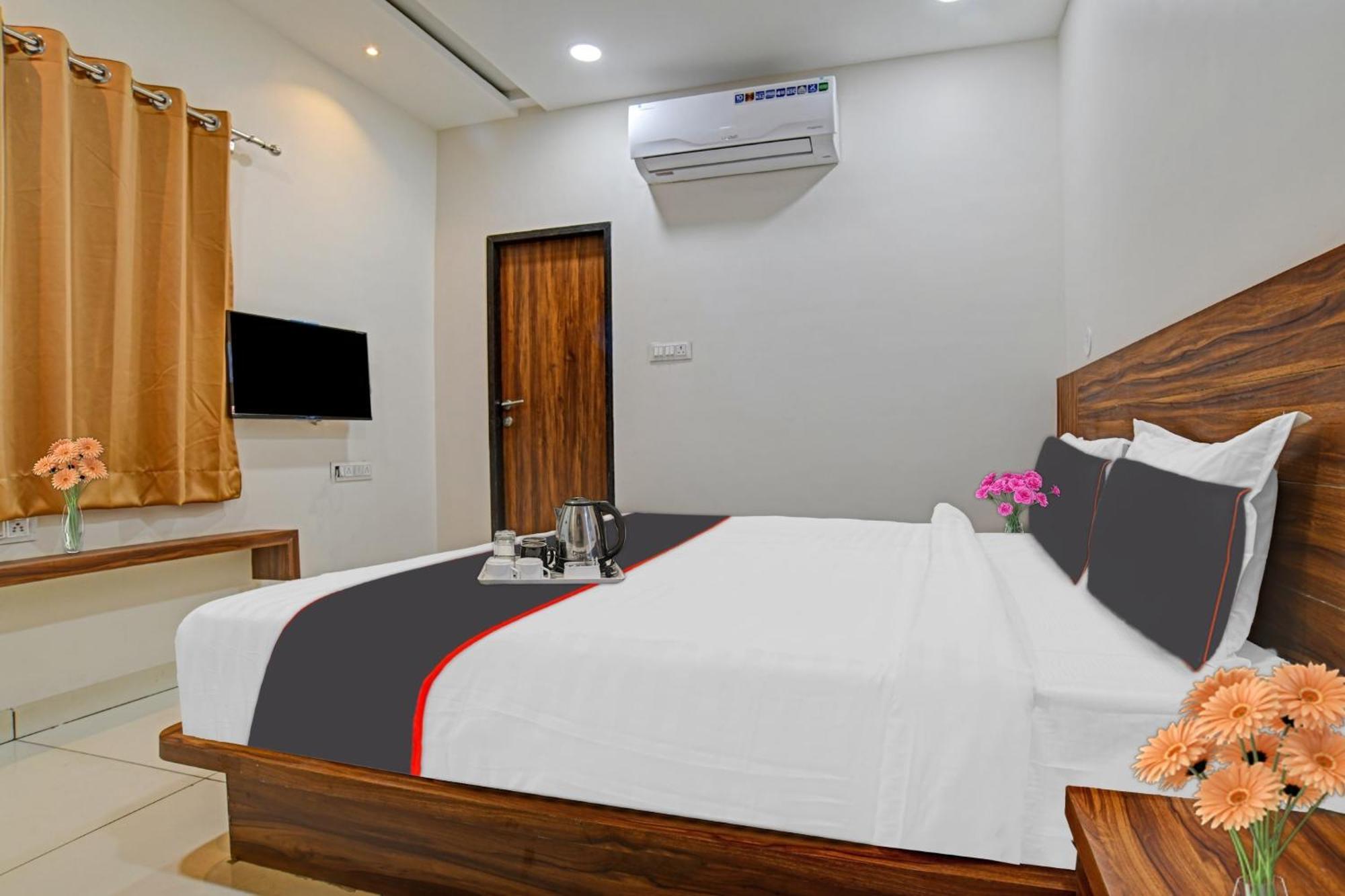 Hotel O Blue Sky Indore Luaran gambar