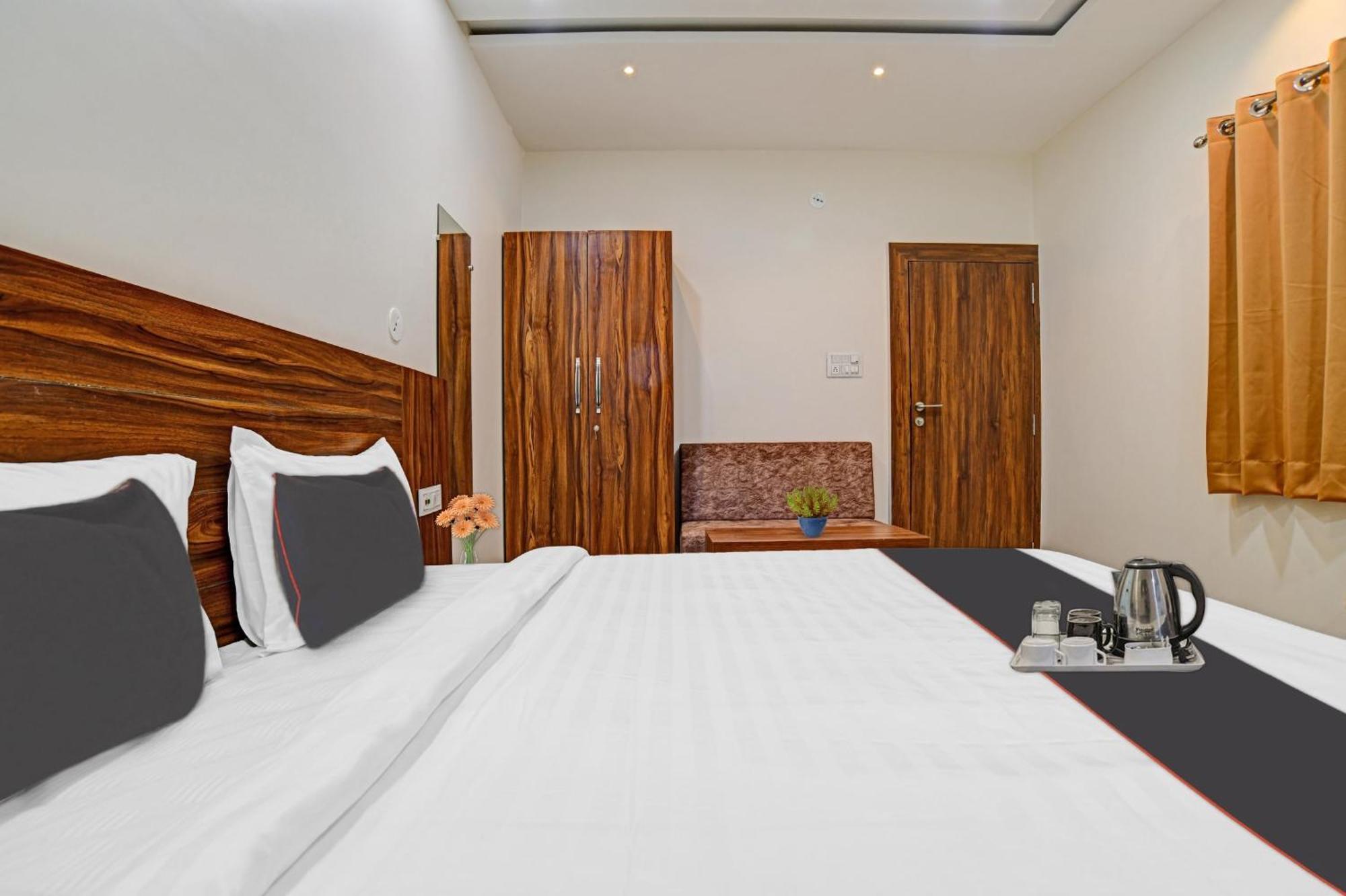 Hotel O Blue Sky Indore Luaran gambar